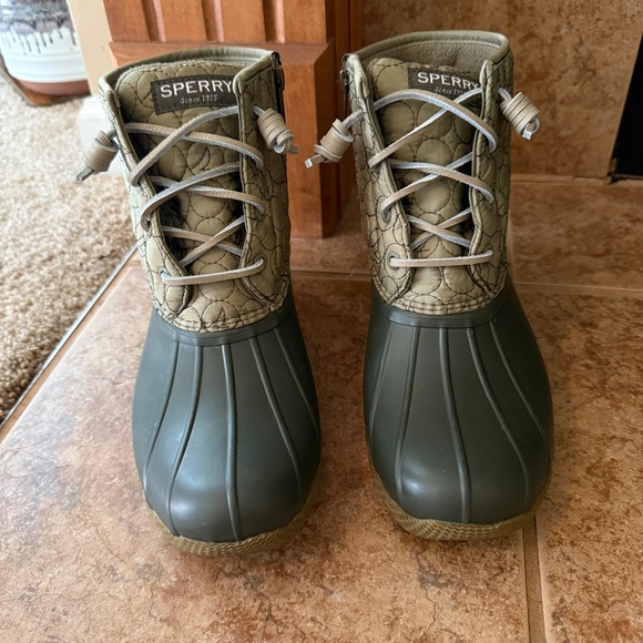 Women’s Sperry Quilted Duck Boots – Olive Green, Size 8.5 - Picture 1 of 13